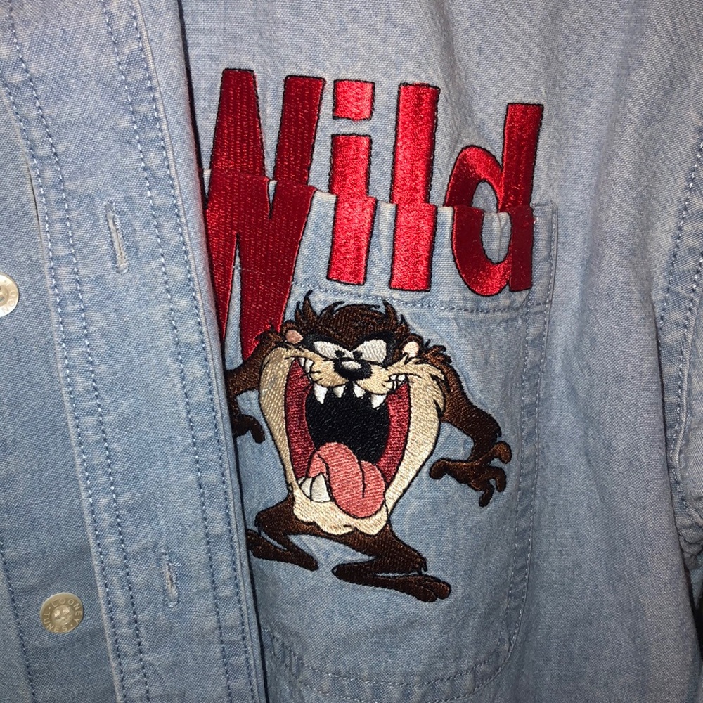 IM SELLING A(WB)WARNER BROS LONG SLEEVE,TAZZ SHIRT